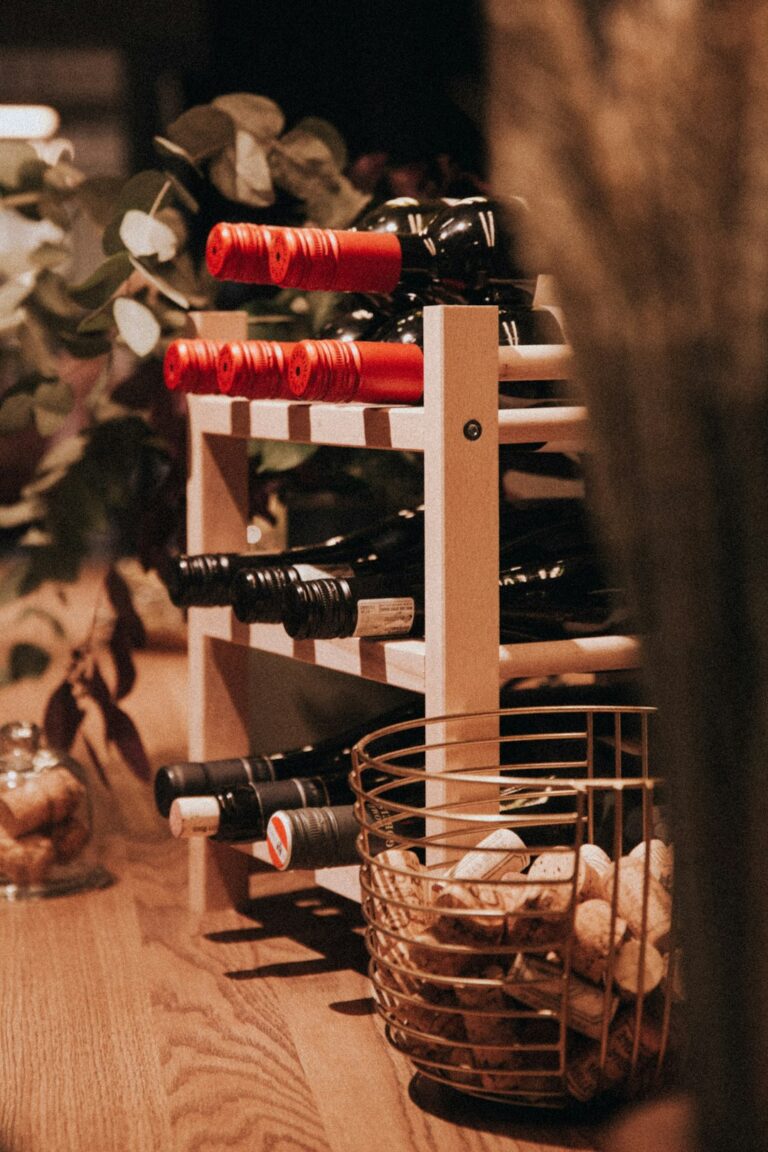 Uncorking the Debate: Electric Wine Openers vs. Traditional Corkscrews – Which Reigns Supreme?