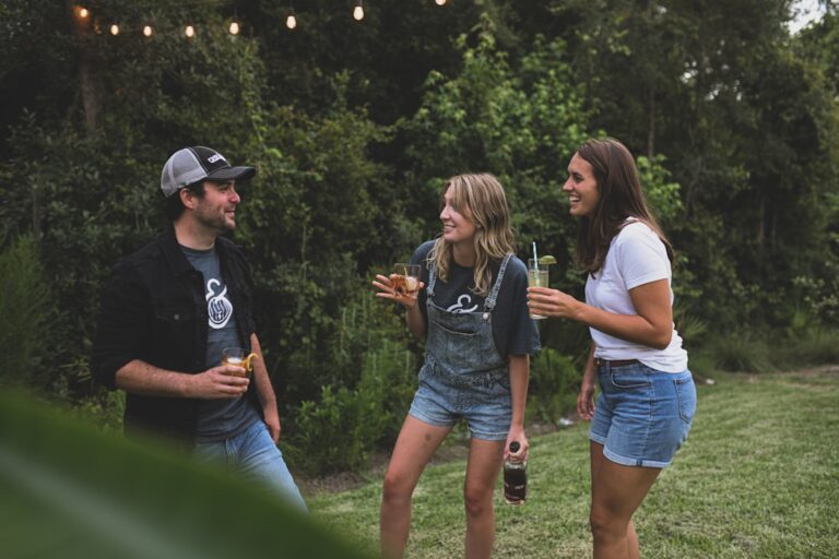 8 Fun-Filled Ways to Reconnect and Make Cherished Memories with Your Friends