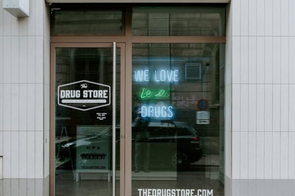 When to Seek a Drug Damage Lawyer: Key Signs of Harm and How to Act Quickly!