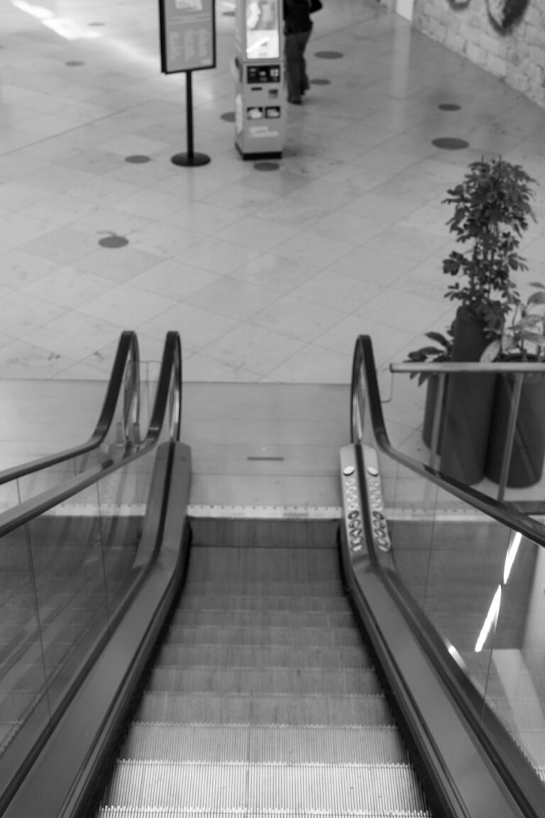 Essential Tips for a Seamless Move Abroad: Kickstart Your New Adventure!