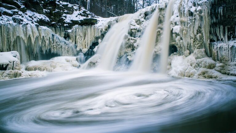 Winter Blues Be Gone: Essential Tips for Staying Cozy and Happy All Winter Long