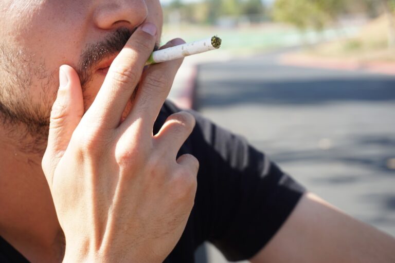 Conquer Your Cravings: Expert Strategies to Quit Smoking for Good