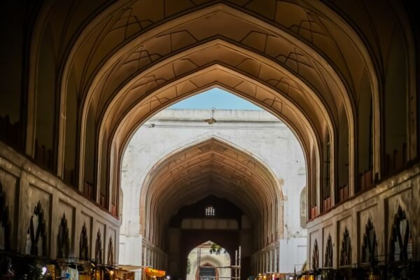 Thriving in Britain: Essential Insights for Indian Immigrants Moving to the UK